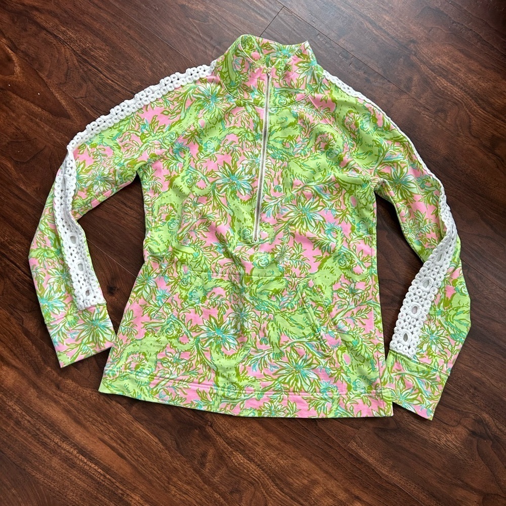 Lilly Pulitzer Skipper Popover Lace Sleeve 
Pelican Pink Chimply Chic 
Size XS